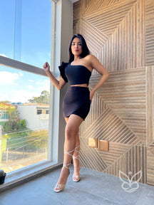 Conjunto Cropped Um Ombro Saia Curta Preto / P Conjunto Cropped Um Ombro Saia Curta