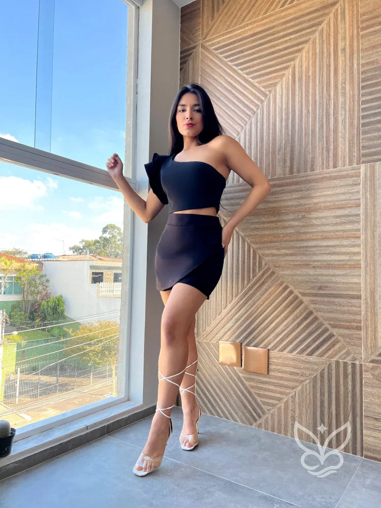 Conjunto Cropped Um Ombro Saia Curta Preto / P Conjunto Cropped Um Ombro Saia Curta