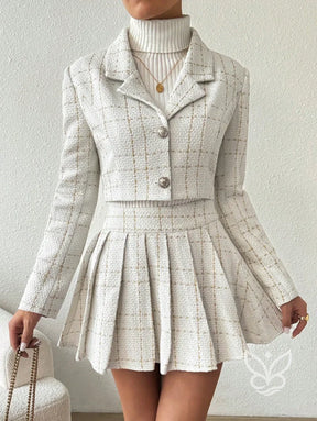Conjunto Elegante Blazer Com Gola E Saia Plissada Conjunto Elegante Blazer Com Gola E Saia Plissada