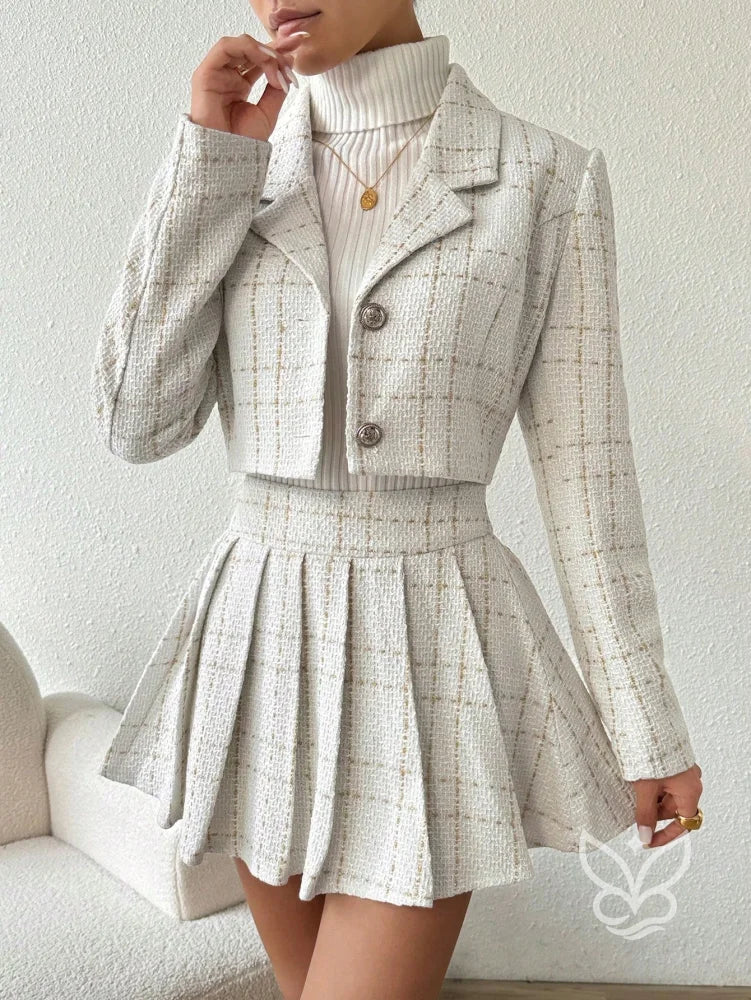 Conjunto Elegante Blazer Com Gola E Saia Plissada Branco / PP Conjunto Elegante Blazer Com Gola E Saia Plissada