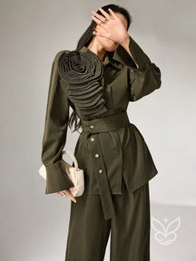 Conjunto Elegante Camisa Com Decoração 3D Floral E Calça Verde Militar / PP Conjunto Elegante Camisa Com Decoração 3D