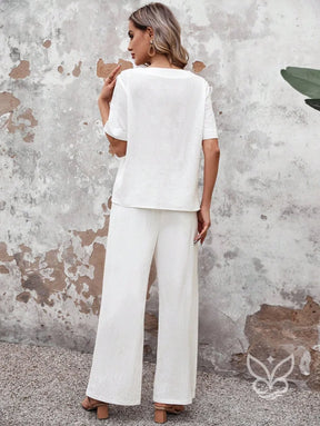Conjunto Em Algodão Com Blusa Reta E Calça De Botões Laterais Conjunto Em Algodão Com Blusa Reta E Calça De Botões