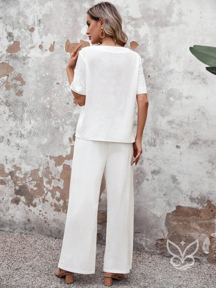 Conjunto Em Algodão Com Blusa Reta E Calça De Botões Laterais Conjunto Em Algodão Com Blusa Reta E Calça De Botões