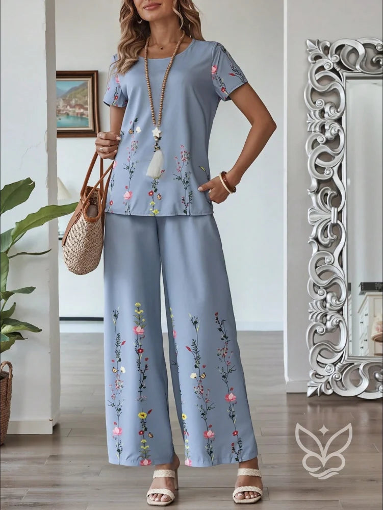 Conjunto Floral Com Blusa De Manga Curta E Calça Pantalona Azul / PP Conjunto Floral Com Blusa De Manga Curta E Calça