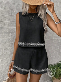Conjunto Linho Com Bordado Floral E Shorts De Cintura Alta Preto / PP Conjunto Linho Com Bordado Floral E Shorts De