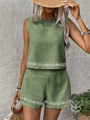 Conjunto Linho Com Bordado Floral E Shorts De Cintura Alta Verde Militar / PP Conjunto Linho Com Bordado Floral E
