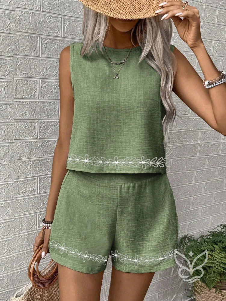Conjunto Linho Com Bordado Floral E Shorts De Cintura Alta Verde Militar / PP Conjunto Linho Com Bordado Floral E