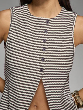 Conjunto Listrado Com Regata Assimétrica E Calça Fluida Conjunto Listrado Com Regata Assimétrica E Calça Fluida