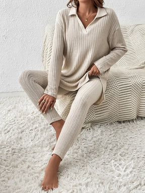 Conjunto Loungewear Canelado Com Blusa Gola Polo E Legging Conjunto Loungewear Canelado Com Blusa Gola Polo E Legging