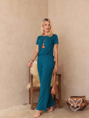 Conjunto Loungewear Com Blusa Básica E Calça De Malha Conjunto Loungewear Com Blusa Básica E Calça De Malha