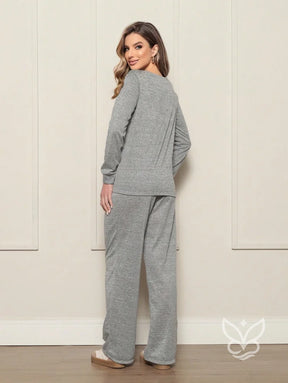 Conjunto Loungewear com Blusa Básica e Calça Wide Conjunto Loungewear com Blusa Básica e Calça Wide