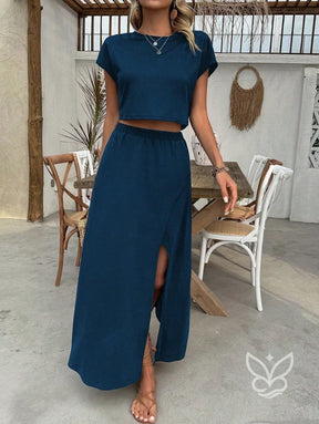 Conjunto Loungewear Com Blusa Básica E Saia Longa Com Fenda Conjunto Loungewear Com Blusa Básica E Saia Longa Com Fenda