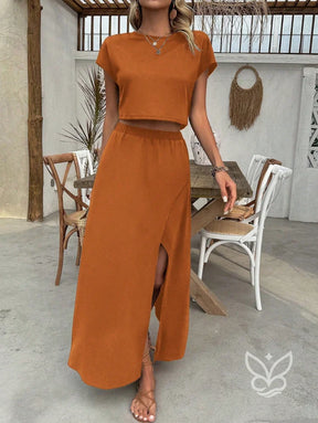 Conjunto Loungewear Com Blusa Básica E Saia Longa Com Fenda Conjunto Loungewear Com Blusa Básica E Saia Longa Com Fenda