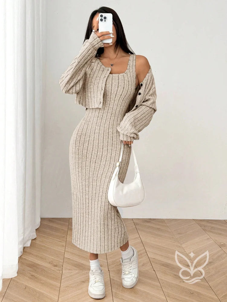 Conjunto Loungewear Tricotado Cardigan Cropped E Saia Midi Ajustada Conjunto Loungewear Tricotado Cardigan Cropped E