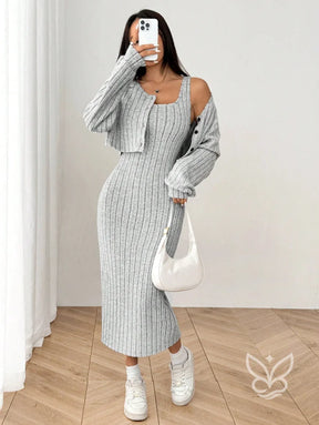 Conjunto Loungewear Tricotado Cardigan Cropped E Saia Midi Ajustada Conjunto Loungewear Tricotado Cardigan Cropped E