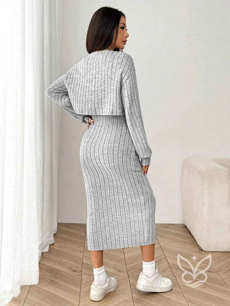 Conjunto Loungewear Tricotado Cardigan Cropped E Saia Midi Ajustada Conjunto Loungewear Tricotado Cardigan Cropped E