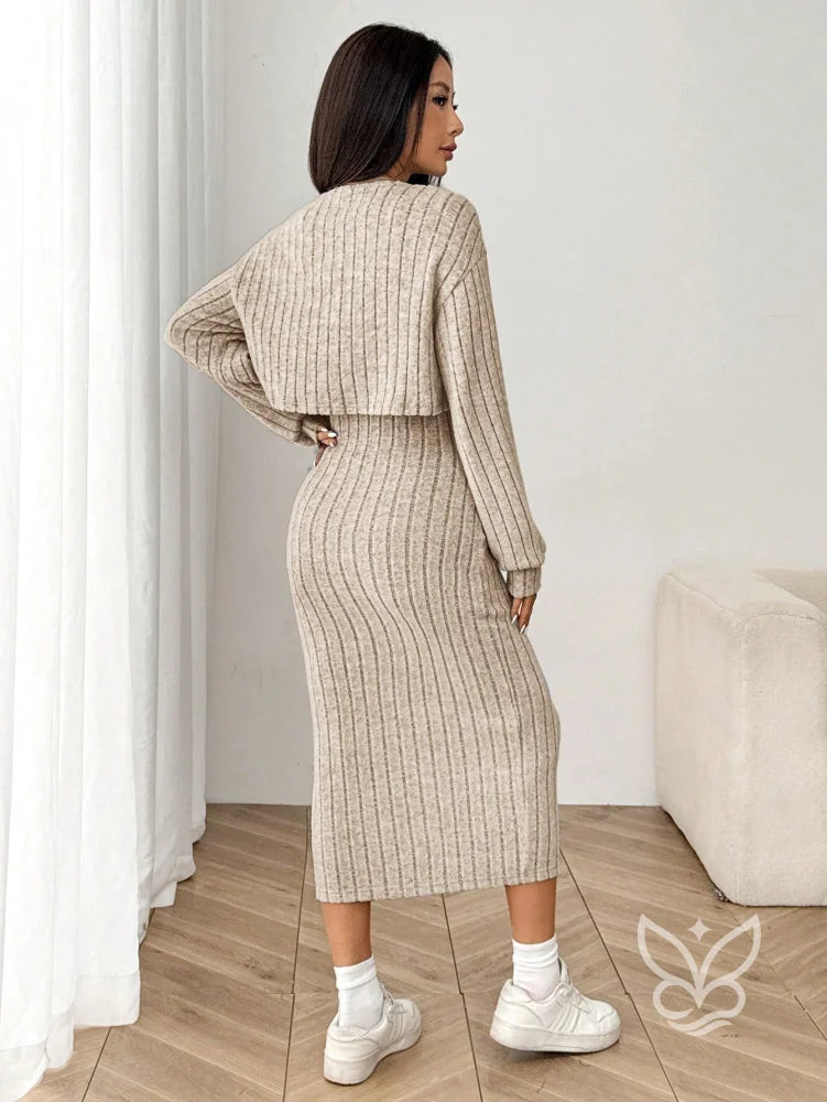 Conjunto Loungewear Tricotado Cardigan Cropped E Saia Midi Ajustada Conjunto Loungewear Tricotado Cardigan Cropped E