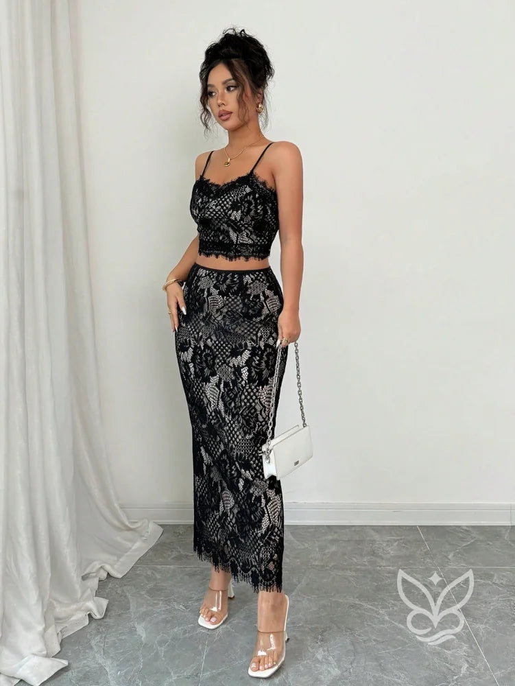 Conjunto Renda Com Cropped De Alças Finas E Saia Midi Ajustada Conjunto Renda Com Cropped De Alças Finas E Saia Midi
