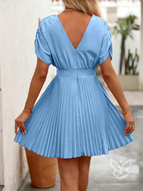 Vestido A-Line Plissado Com Decote V E Cintura Marcada Vestido A-Line Plissado Com Decote V E Cintura Marcada