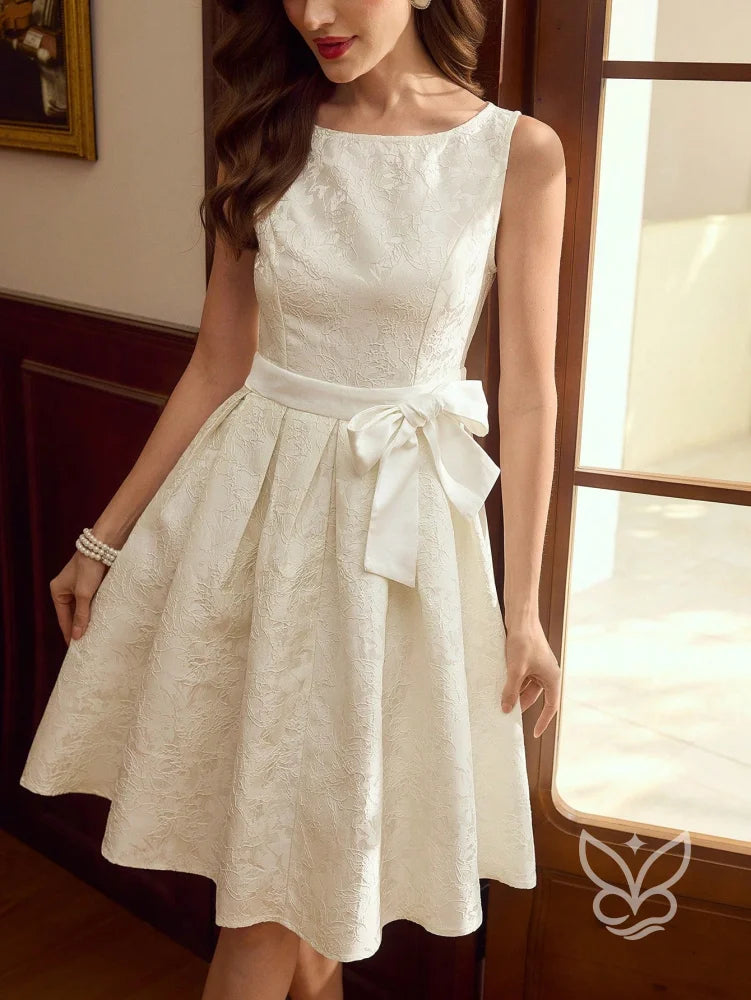 Vestido A-Line Texturizado Com Cintura Marcada E Laço Branco / PP Vestido A-Line Texturizado Com Cintura Marcada E Laço