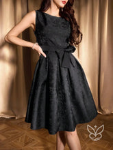 Vestido A-Line Texturizado Com Cintura Marcada E Laço Preto / PP Vestido A-Line Texturizado Com Cintura Marcada E Laço