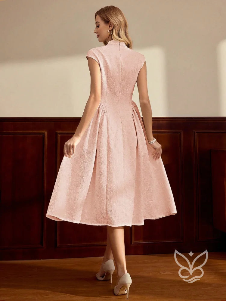 Vestido A-Line Texturizado Com Gola Alta E Elegância Vestido A-Line Texturizado Com Gola Alta E Elegância