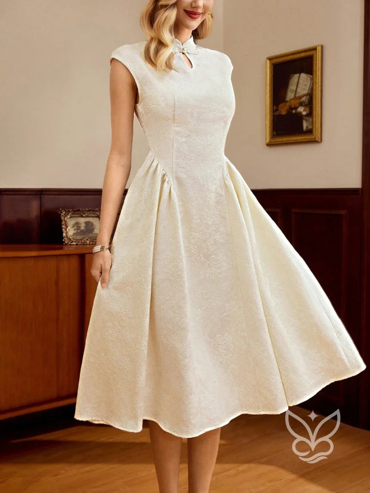Vestido A-Line Texturizado Com Gola Alta E Elegância Damasco / PP Vestido A-Line Texturizado Com Gola Alta E Elegância