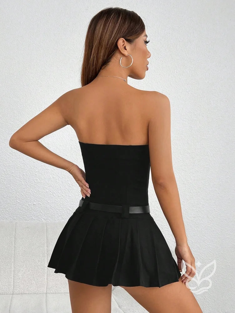 Vestido Bandeau Com Barra Plissada E Caimento Leve Vestido Bandeau Com Barra Plissada E Caimento Leve