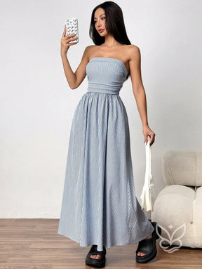 Vestido Bandeau Com Estampa Listrada E Caimento Solto Vestido Bandeau Com Estampa Listrada E Caimento Solto