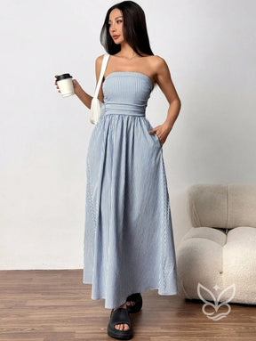 Vestido Bandeau Com Estampa Listrada E Caimento Solto Vestido Bandeau Com Estampa Listrada E Caimento Solto