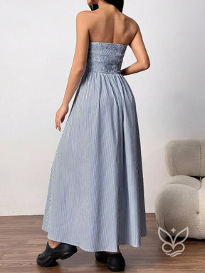 Vestido Bandeau Com Estampa Listrada E Caimento Solto Vestido Bandeau Com Estampa Listrada E Caimento Solto