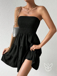 Vestido Bandeau Com Franzidos E Barra Plissada Preto / PP Vestido Bandeau Com Franzidos E Barra Plissada
