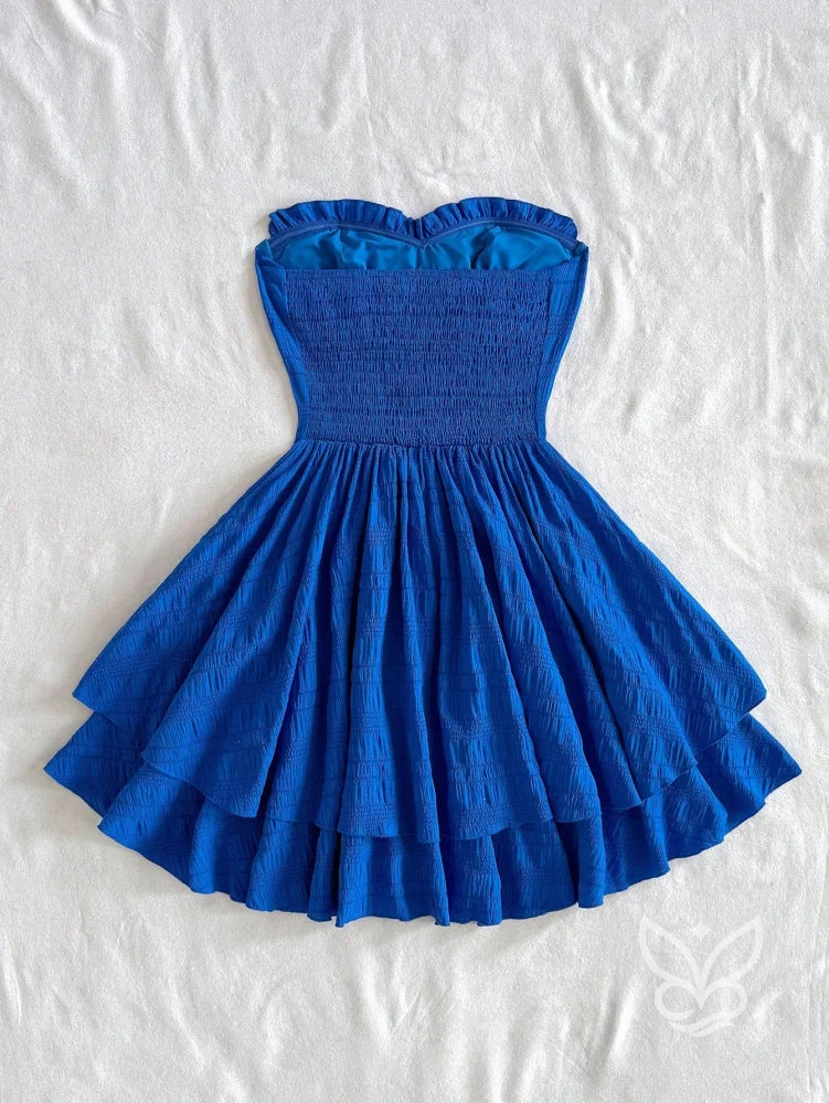 Vestido Bandeau Mini com Franzido no Busto e Barra Assimétrica Vestido Bandeau Mini com Franzido no Busto e Barra
