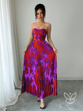 Vestido Bandeau Plissado Com Cintura Marcada E Estampa Tie Dye Vestido Bandeau Plissado Com Cintura Marcada E Estampa