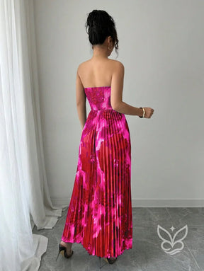 Vestido Bandeau Plissado Com Cintura Marcada E Estampa Tie Dye Vestido Bandeau Plissado Com Cintura Marcada E Estampa