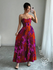 Vestido Bandeau Plissado Com Cintura Marcada E Estampa Tie Dye Roxo / PP Vestido Bandeau Plissado Com Cintura Marcada E