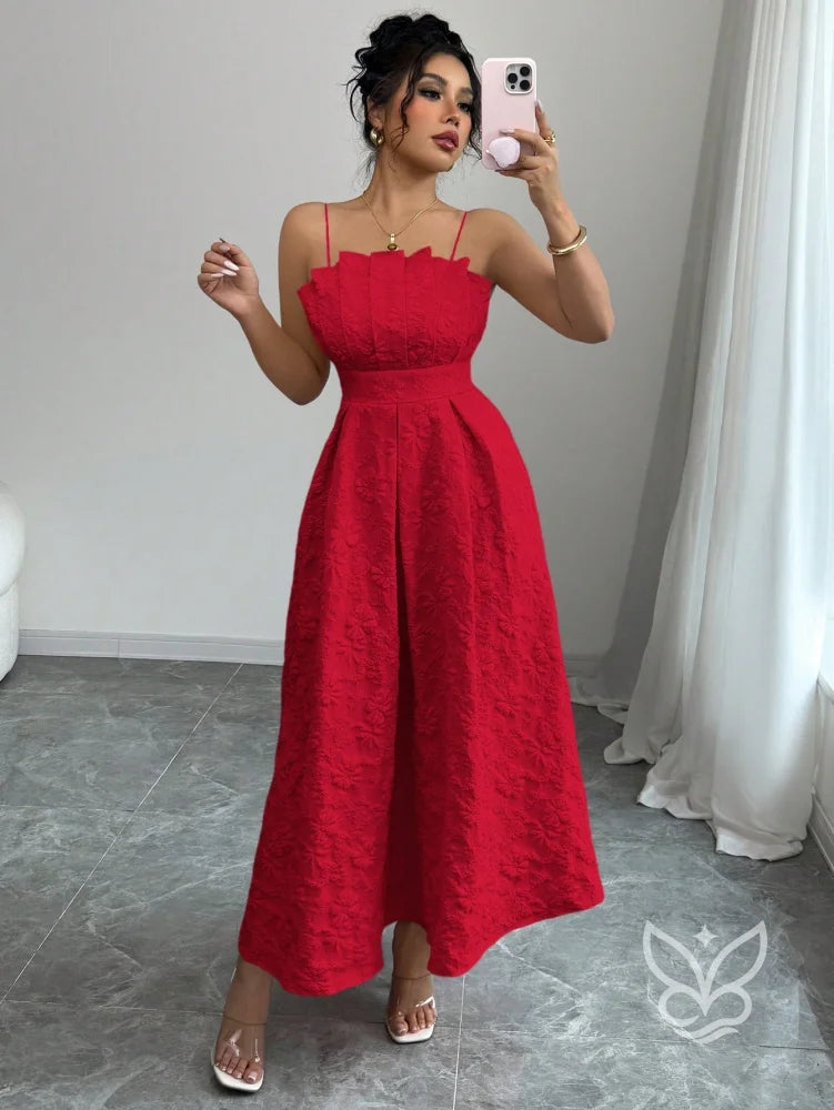 Vestido Bustier Luxuoso com Barra A-Line e Detalhe em Pétalas Vestido Bustier Luxuoso com Barra A-Line e Detalhe em