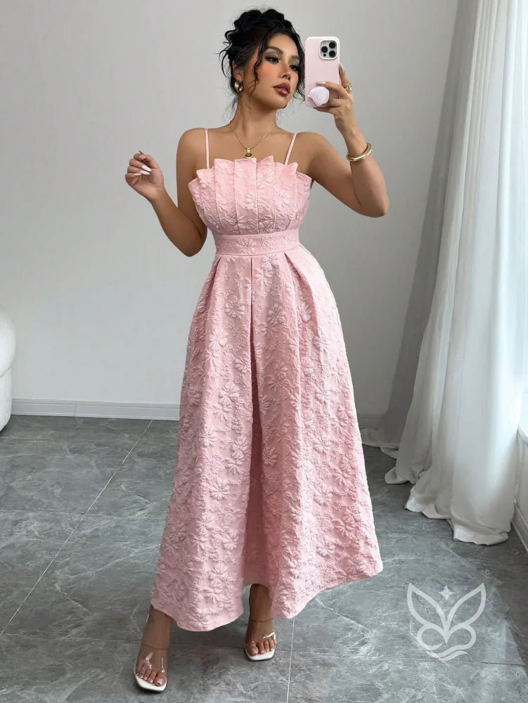 Vestido Bustier Luxuoso com Barra A-Line e Detalhe em Pétalas Vestido Bustier Luxuoso com Barra A-Line e Detalhe em