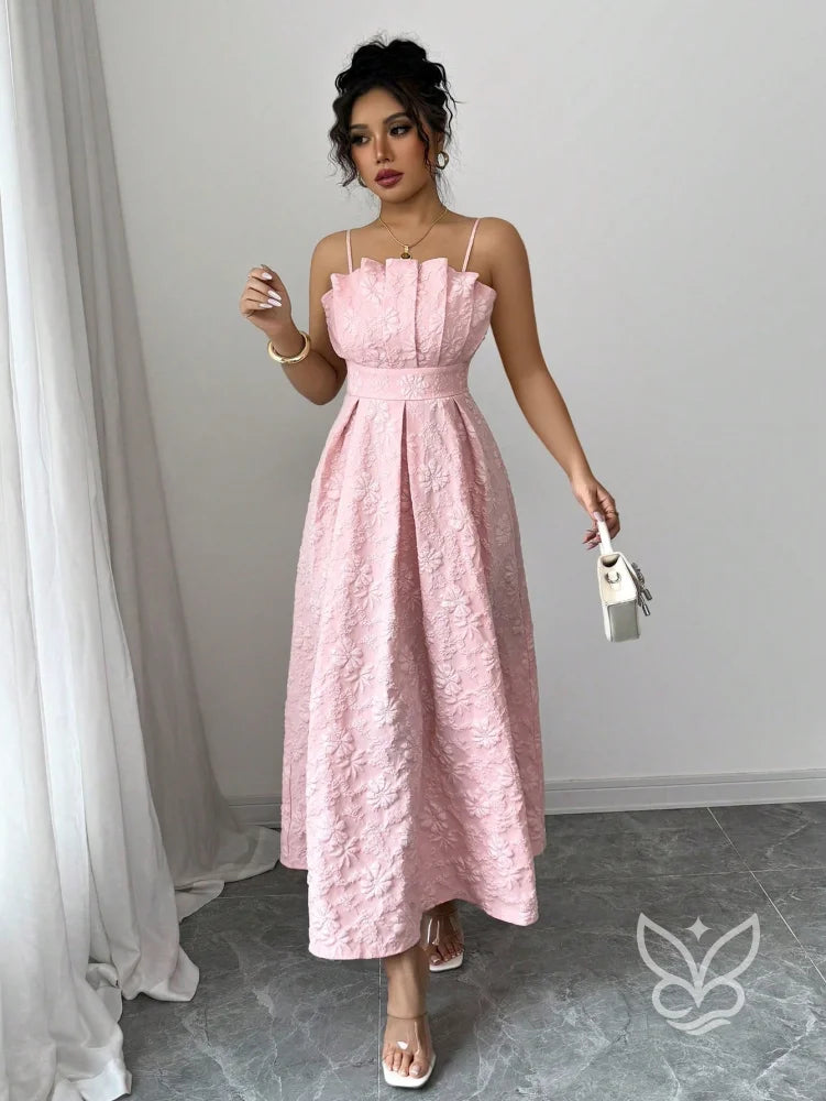 Vestido Bustier Luxuoso com Barra A-Line e Detalhe em Pétalas Vestido Bustier Luxuoso com Barra A-Line e Detalhe em
