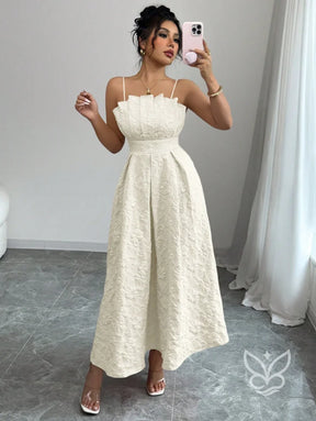 Vestido Bustier Luxuoso com Barra A-Line e Detalhe em Pétalas Vestido Bustier Luxuoso com Barra A-Line e Detalhe em