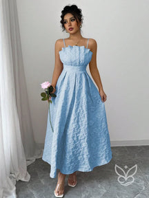Vestido Bustier Luxuoso com Barra A-Line e Detalhe em Pétalas Azul Bebê / PP Vestido Bustier Luxuoso com Barra A-Line e
