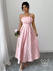 Vestido Bustier Luxuoso com Barra A-Line e Detalhe em Pétalas Rosa Chiclete / PP Vestido Bustier Luxuoso com Barra