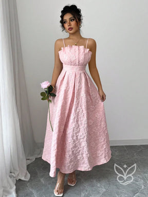 Vestido Bustier Luxuoso com Barra A-Line e Detalhe em Pétalas Rosa Chiclete / PP Vestido Bustier Luxuoso com Barra