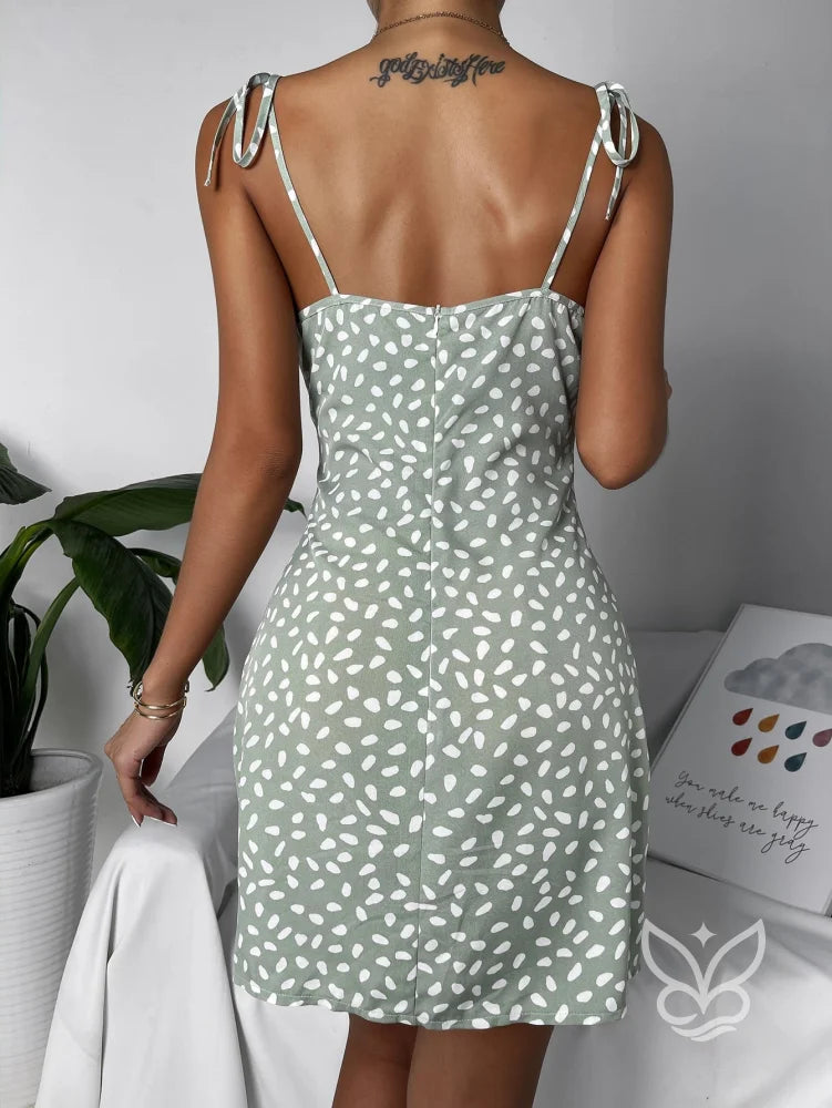 Vestido Cami Franzido no Busto Ajustado Casual Feminino Vestido Cami Franzido no Busto Ajustado Casual Feminino