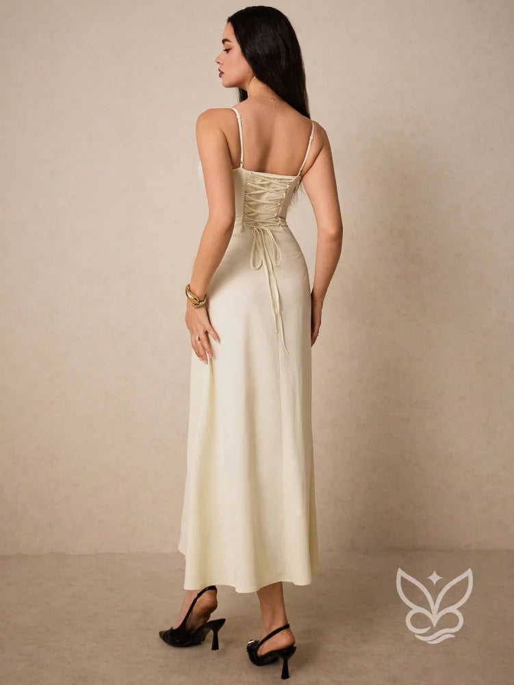 Vestido Casual com Franzido no Busto e Alças Finas Vestido Casual com Franzido no Busto e Alças Finas