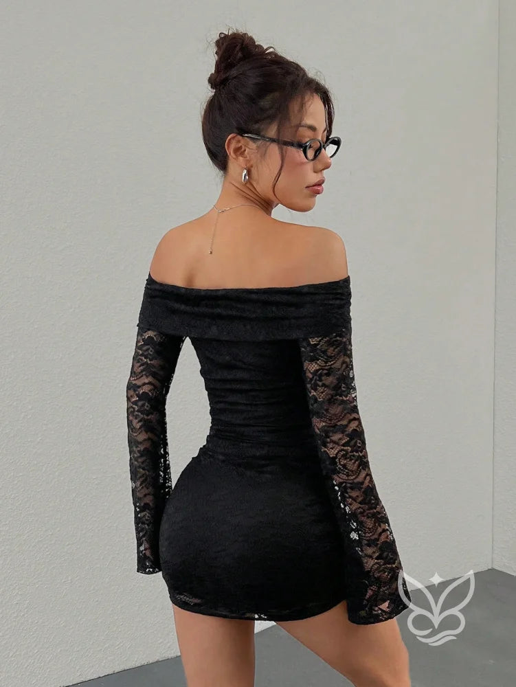 Vestido Ciganinha Justo Com Manga Longa De Renda Vestido Ciganinha Justo Com Manga Longa De Renda