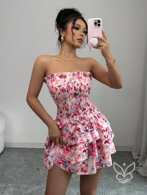 Vestido Com Babados Em Camadas E Saia Com Design De Bolo Vestido Com Babados Em Camadas E Saia Com Design De Bolo