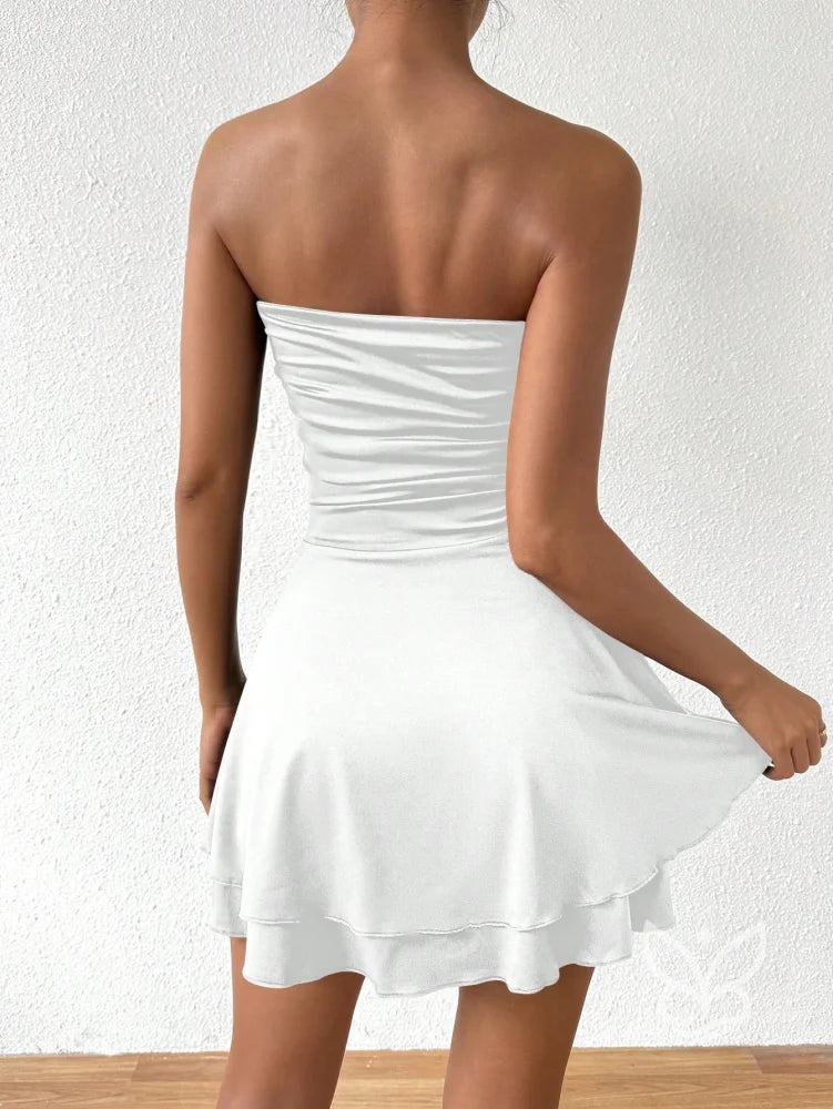 Vestido Curto Bandeau Com Franzidos E Caimento Ajustado Vestido Curto Bandeau Com Franzidos E Caimento Ajustado