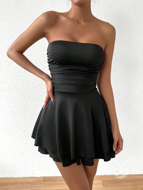Vestido Curto Bandeau Com Franzidos E Caimento Ajustado Vestido Curto Bandeau Com Franzidos E Caimento Ajustado