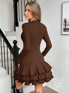 Vestido Curto Com Barra Bufante E Babados E Caimento Ajustado Vestido Curto Com Barra Bufante E Babados E Caimento
